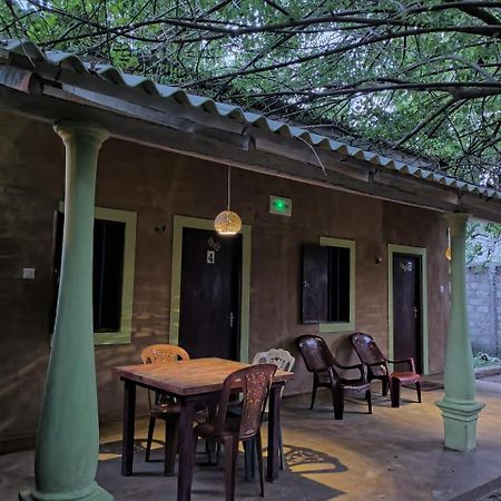 By The C' Cabanas Hikkaduwa Exterior photo