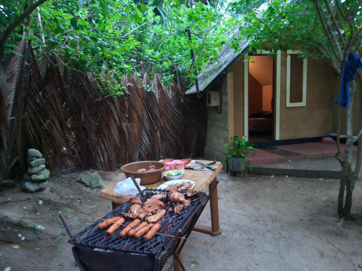By The C' Cabanas Hikkaduwa Exterior photo