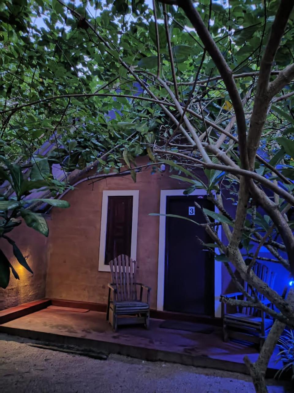 By The C' Cabanas Hikkaduwa Exterior photo