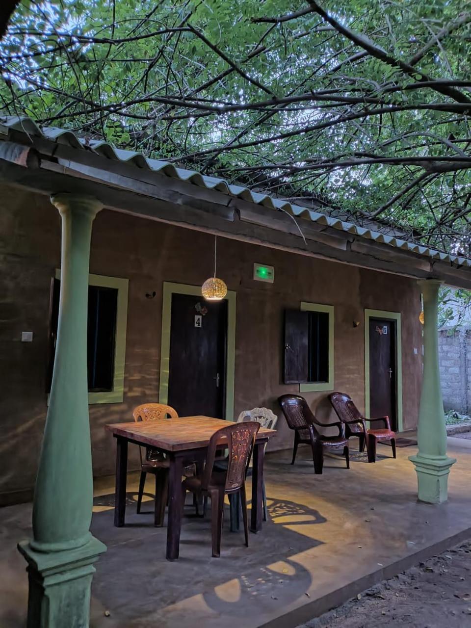 By The C' Cabanas Hikkaduwa Exterior photo
