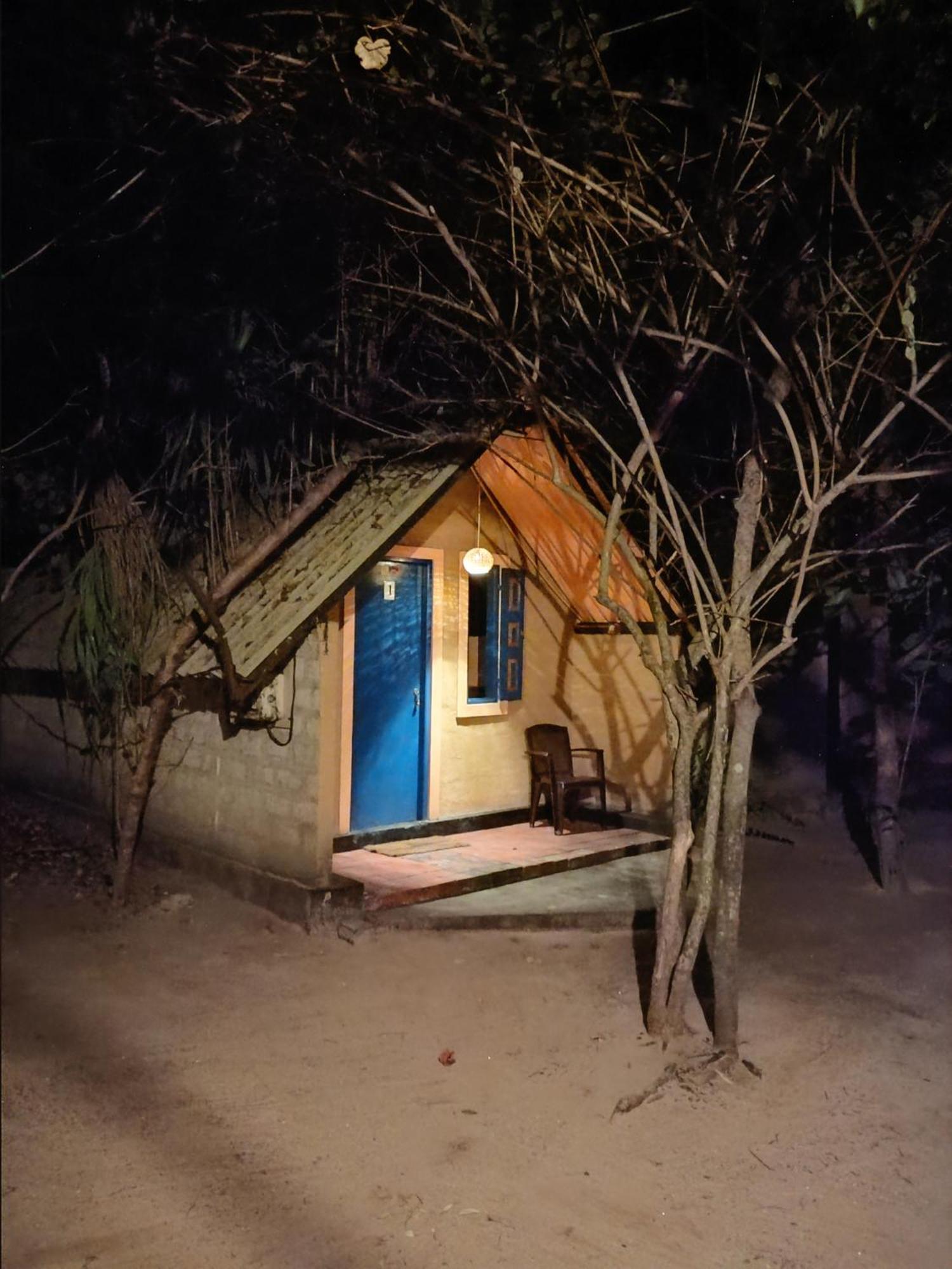 By The C' Cabanas Hikkaduwa Exterior photo