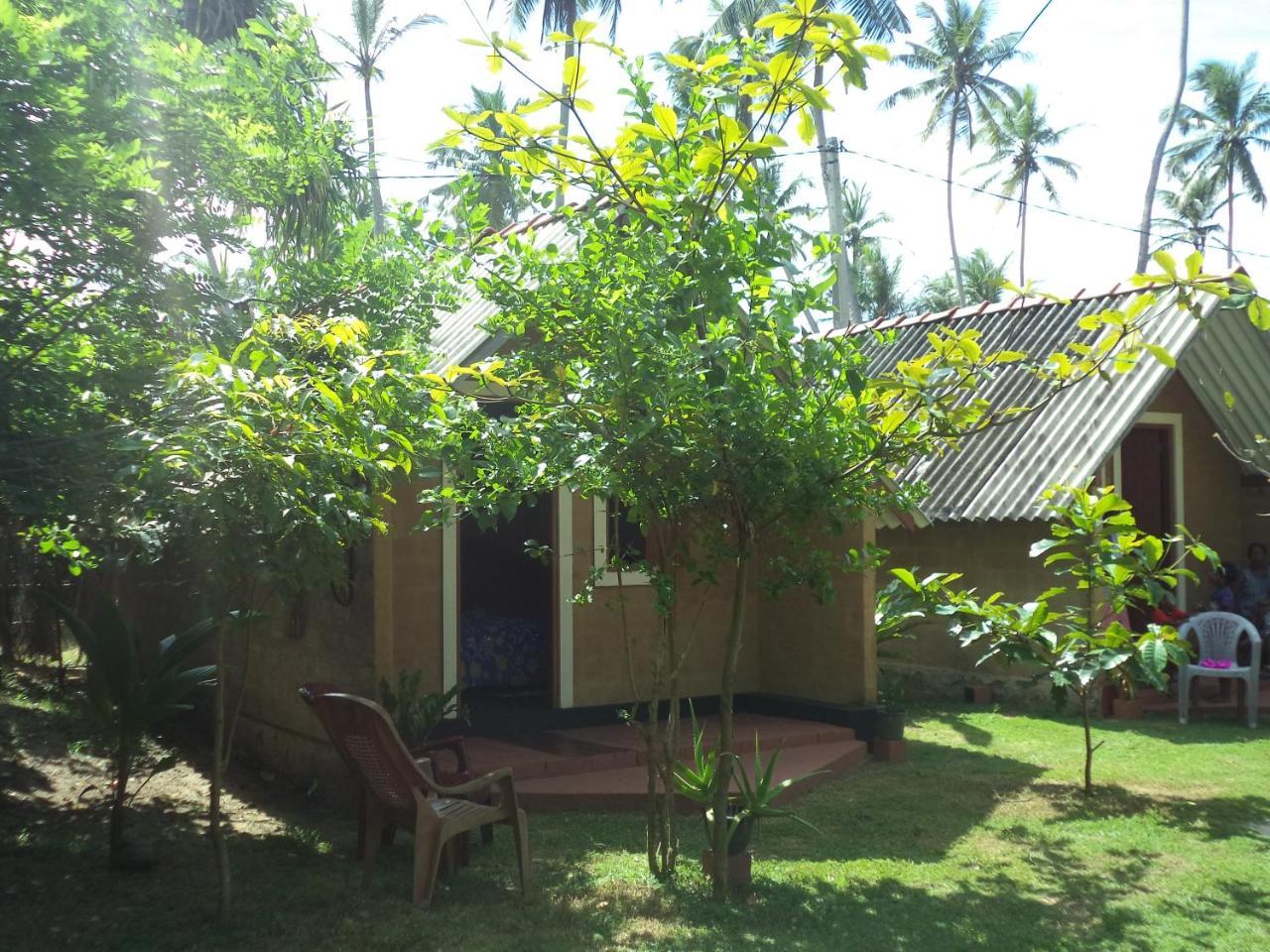 By The C' Cabanas Hikkaduwa Exterior photo